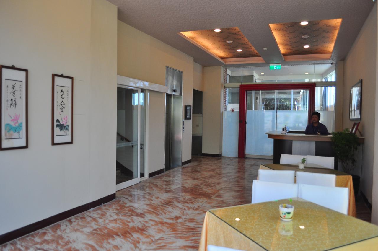 Fly House Backpacker Guesthouse Hualien Extérieur photo