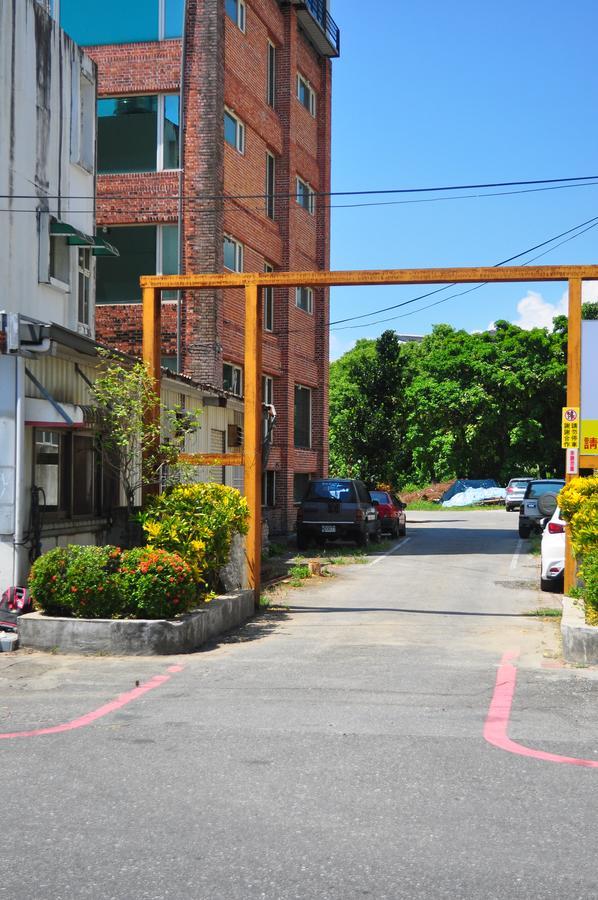 Fly House Backpacker Guesthouse Hualien Extérieur photo